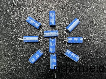 超(chao)級(ji)電容(rong)在(zai)行(xing)車記(ji)錄儀(yi)中(zhong)的應(ying)用有(you)哪些(xie)優勢？【容(rong)樂電(dian)子(zi)】